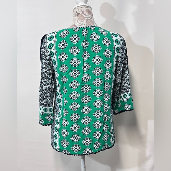 CROWN‎ & IVY Navy and green pattern top size S. - Picture 6 of 10